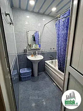 Satılır 3 otaqlı köhnə tikili 80 m²