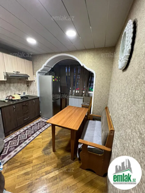Satılır 3 otaqlı köhnə tikili 80 m²