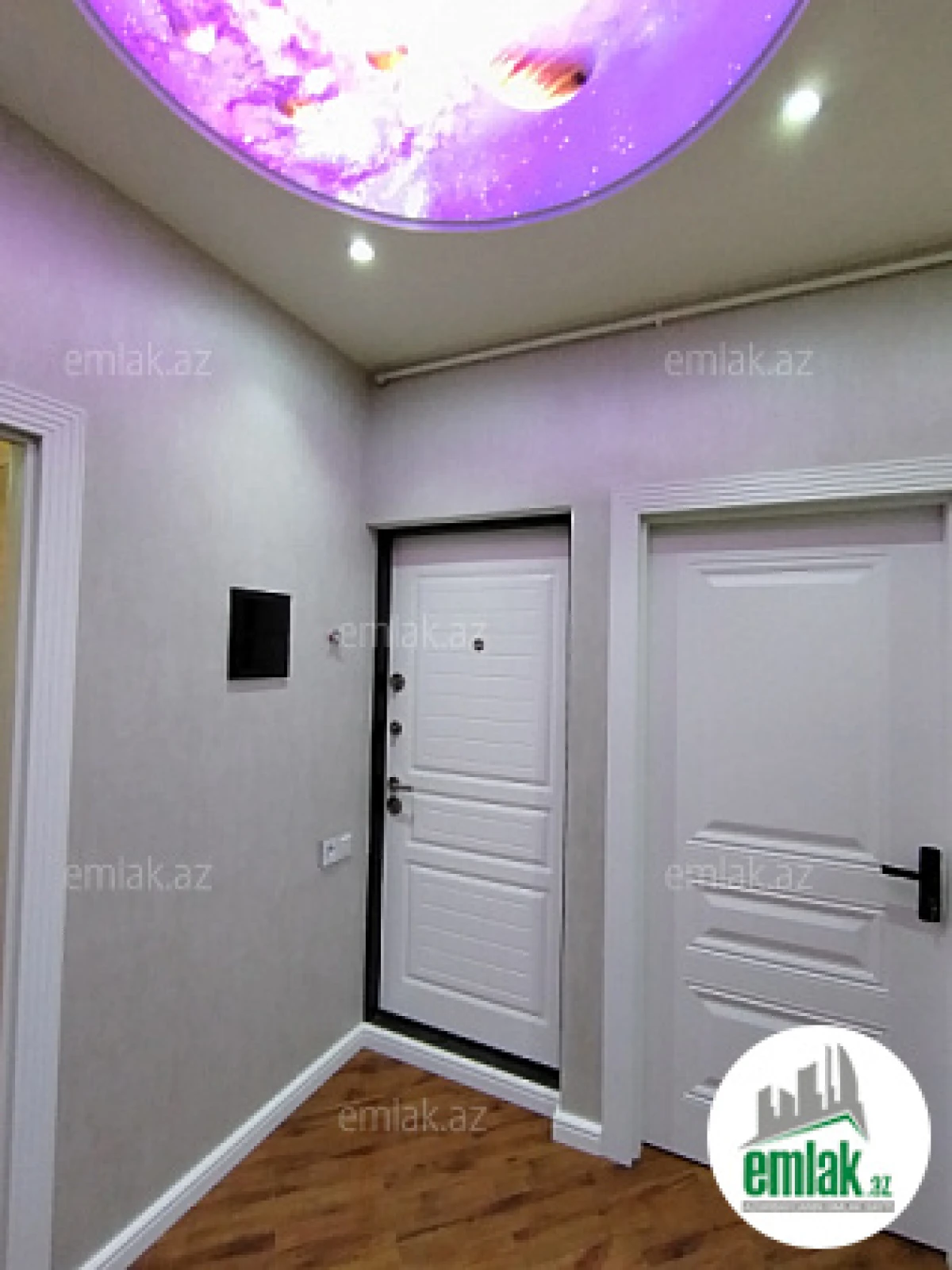 Satılır 2 otaqlı köhnə tikili 60 m²