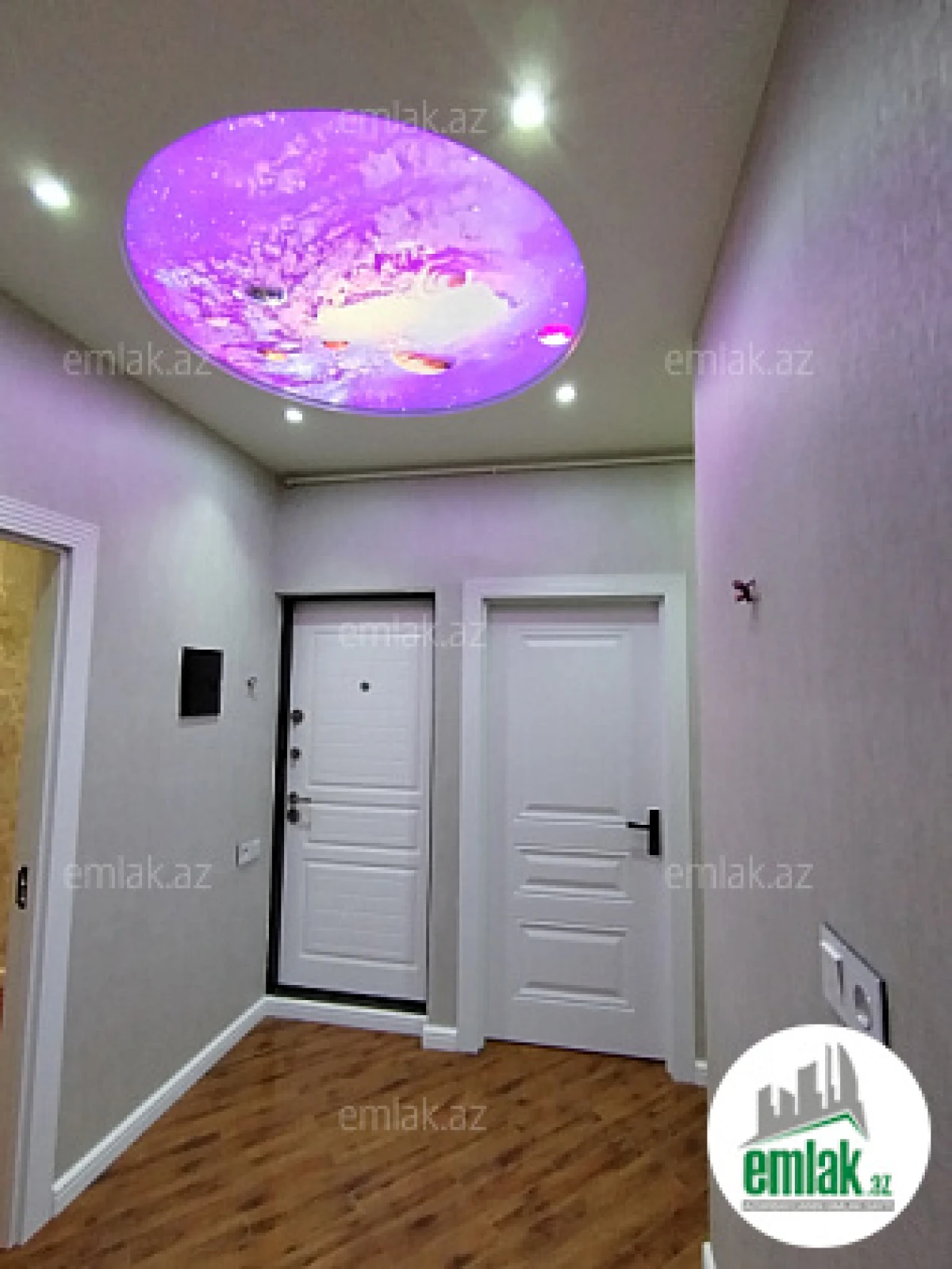 Satılır 2 otaqlı köhnə tikili 60 m²