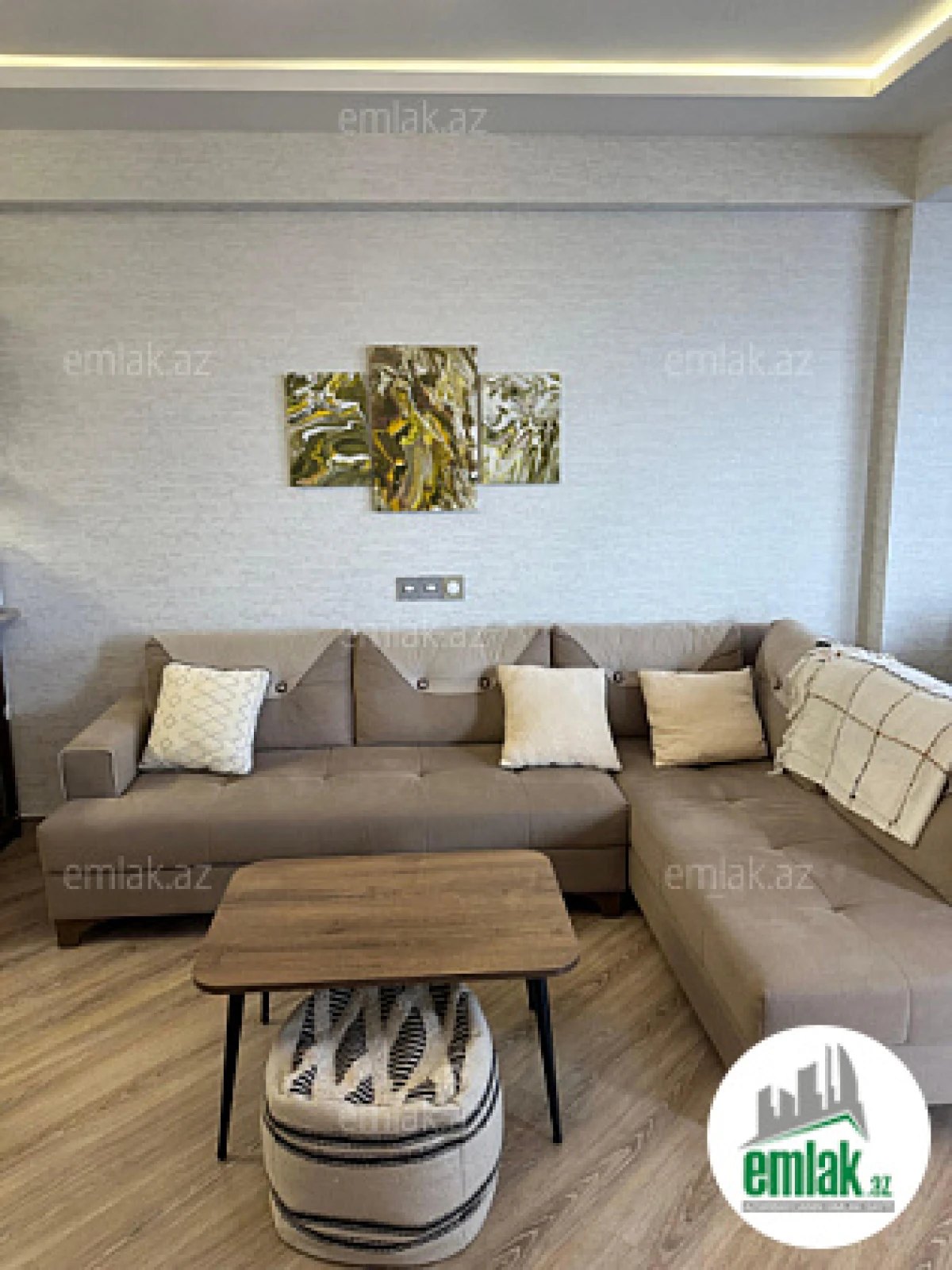 Satılır 3 otaqlı yeni tikili 67 m²