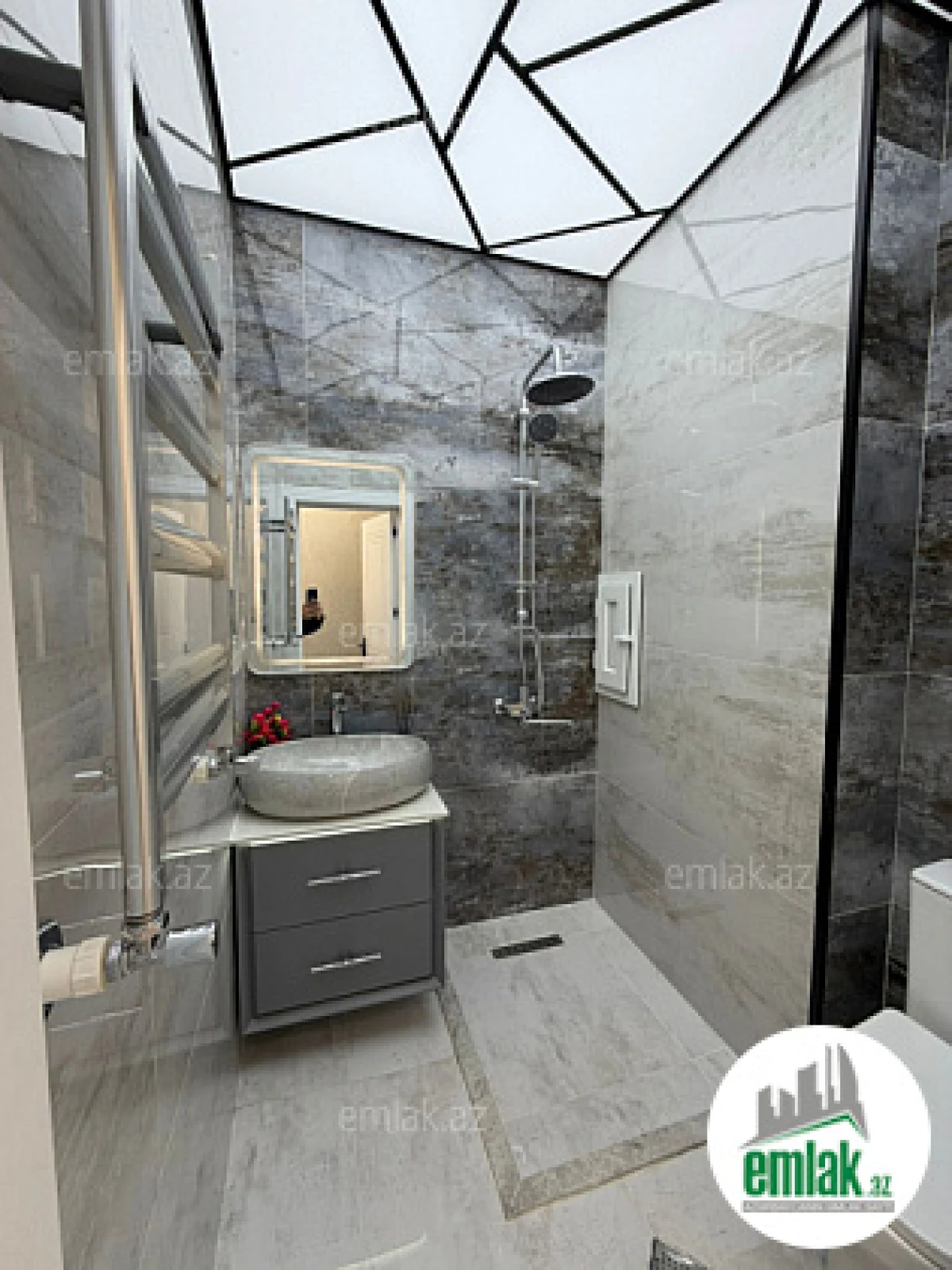 Satılır 2 otaqlı yeni tikili 50 m²