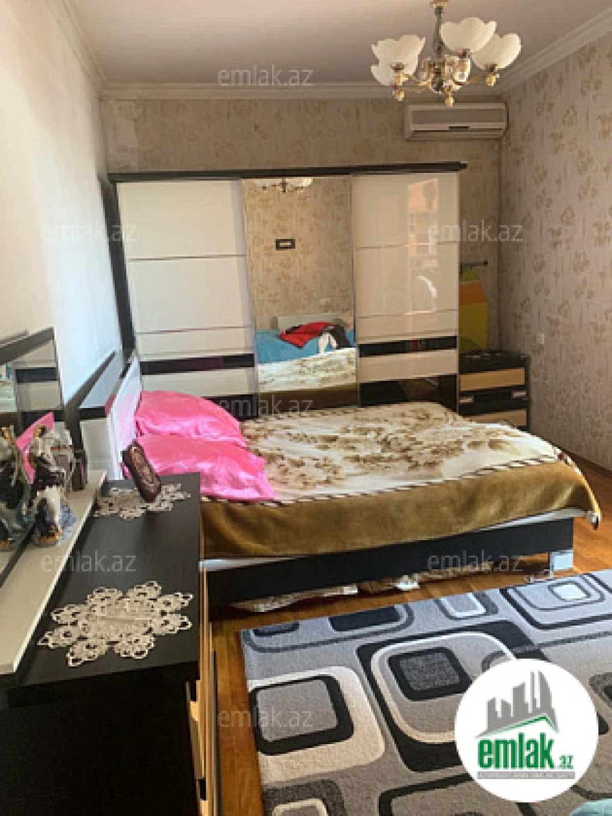 Satılır 2 otaqlı köhnə tikili 52 m²