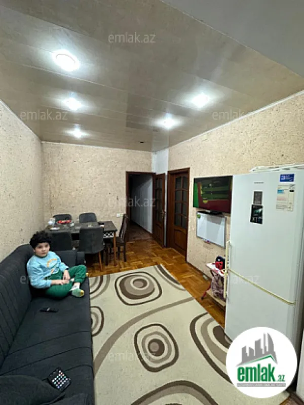 Satılır 2 otaqlı köhnə tikili 52 m²