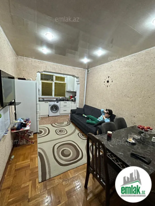 Satılır 2 otaqlı köhnə tikili 52 m²