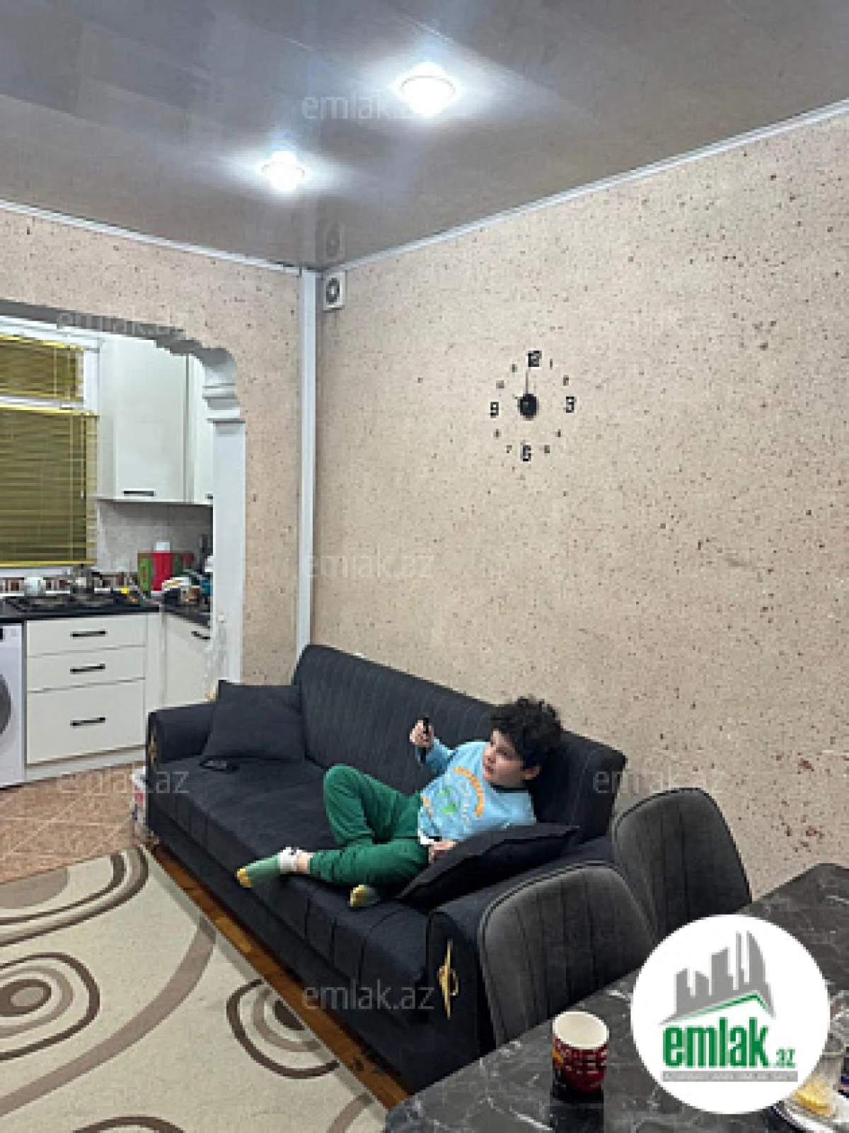 Satılır 2 otaqlı köhnə tikili 52 m²