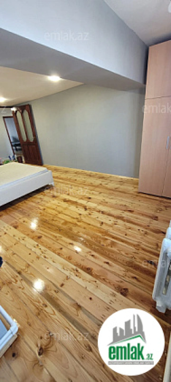 Satılır 3 otaqlı köhnə tikili 96 m²