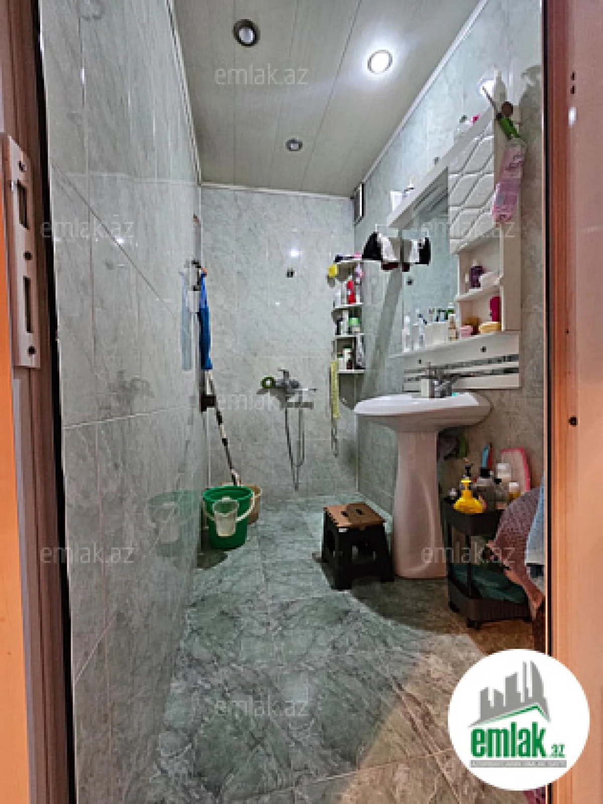 Satılır 2 otaqlı köhnə tikili 65 m²