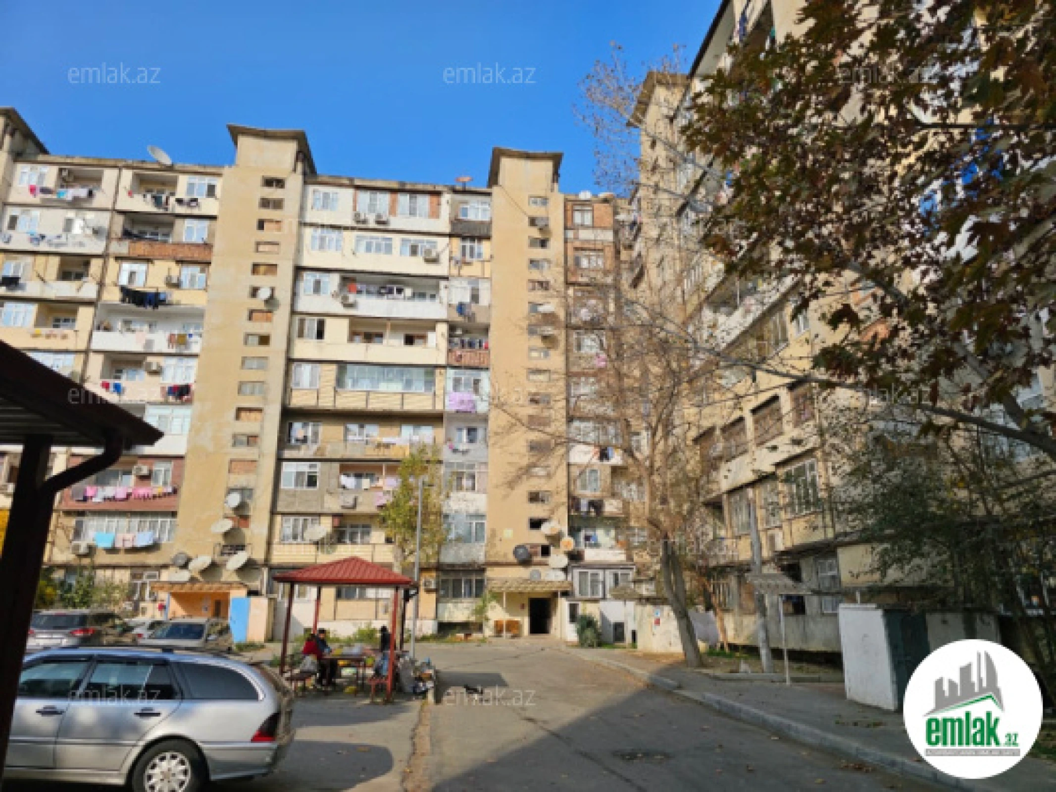 Satılır 2 otaqlı köhnə tikili 65 m²