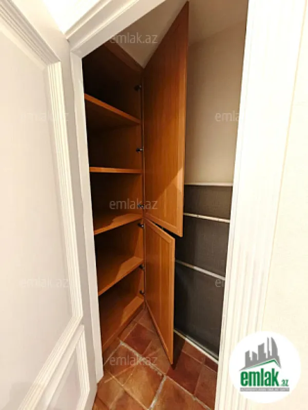 Satılır 4 otaqlı yeni tikili 220 m²