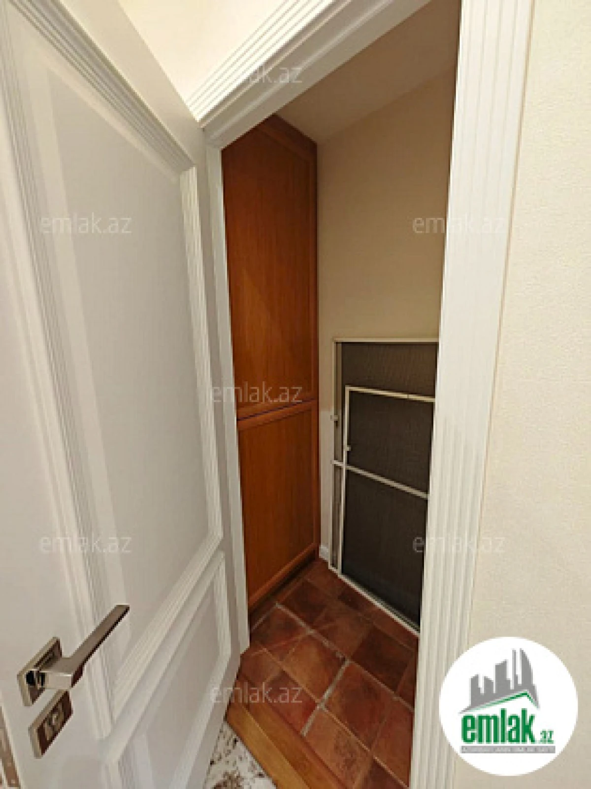 Satılır 4 otaqlı yeni tikili 220 m²