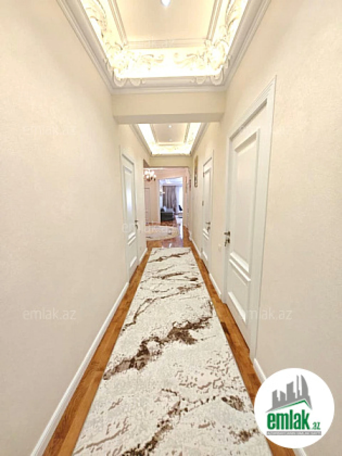 Satılır 4 otaqlı yeni tikili 220 m²