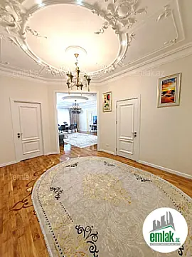 Satılır 4 otaqlı yeni tikili 220 m²