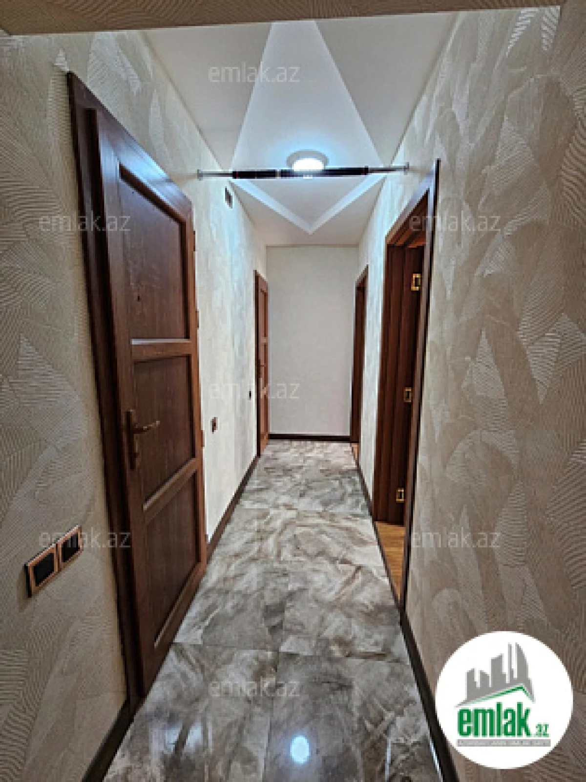 Satılır 3 otaqlı yeni tikili 100 m²