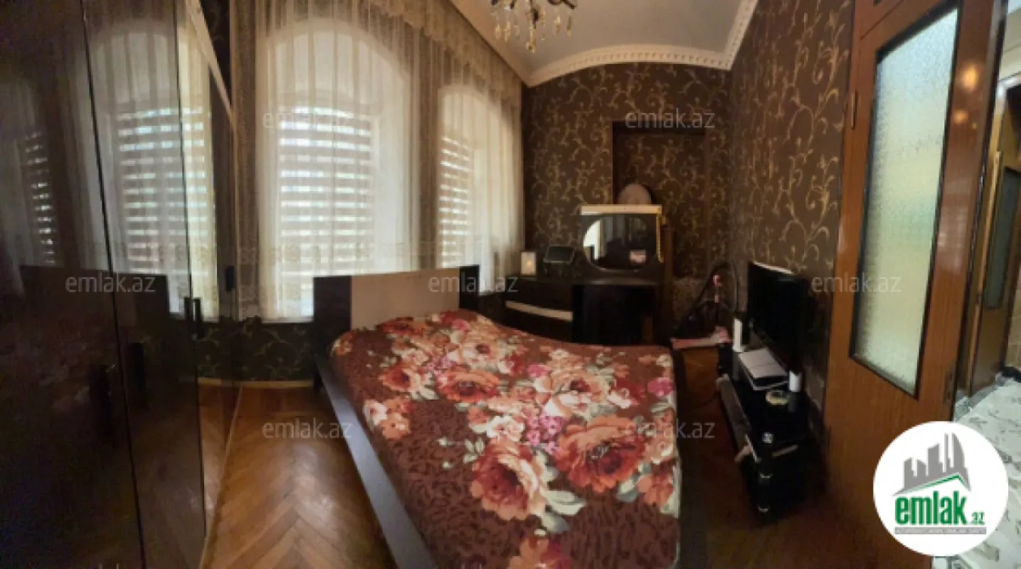 Satılır 3 otaqlı köhnə tikili 88 m²