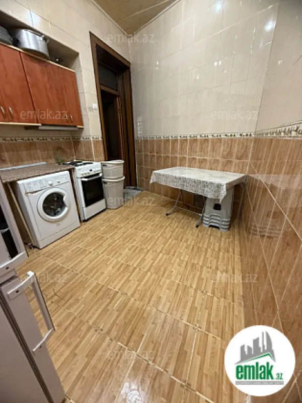 Satılır 3 otaqlı köhnə tikili 88 m²