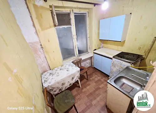 Satılır 1 otaqlı köhnə tikili 35 m²
