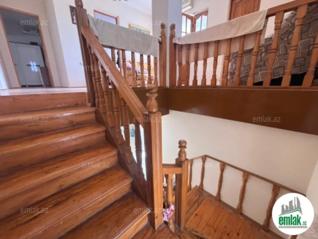 Satılır 5 otaqlı mənzil 250 m²