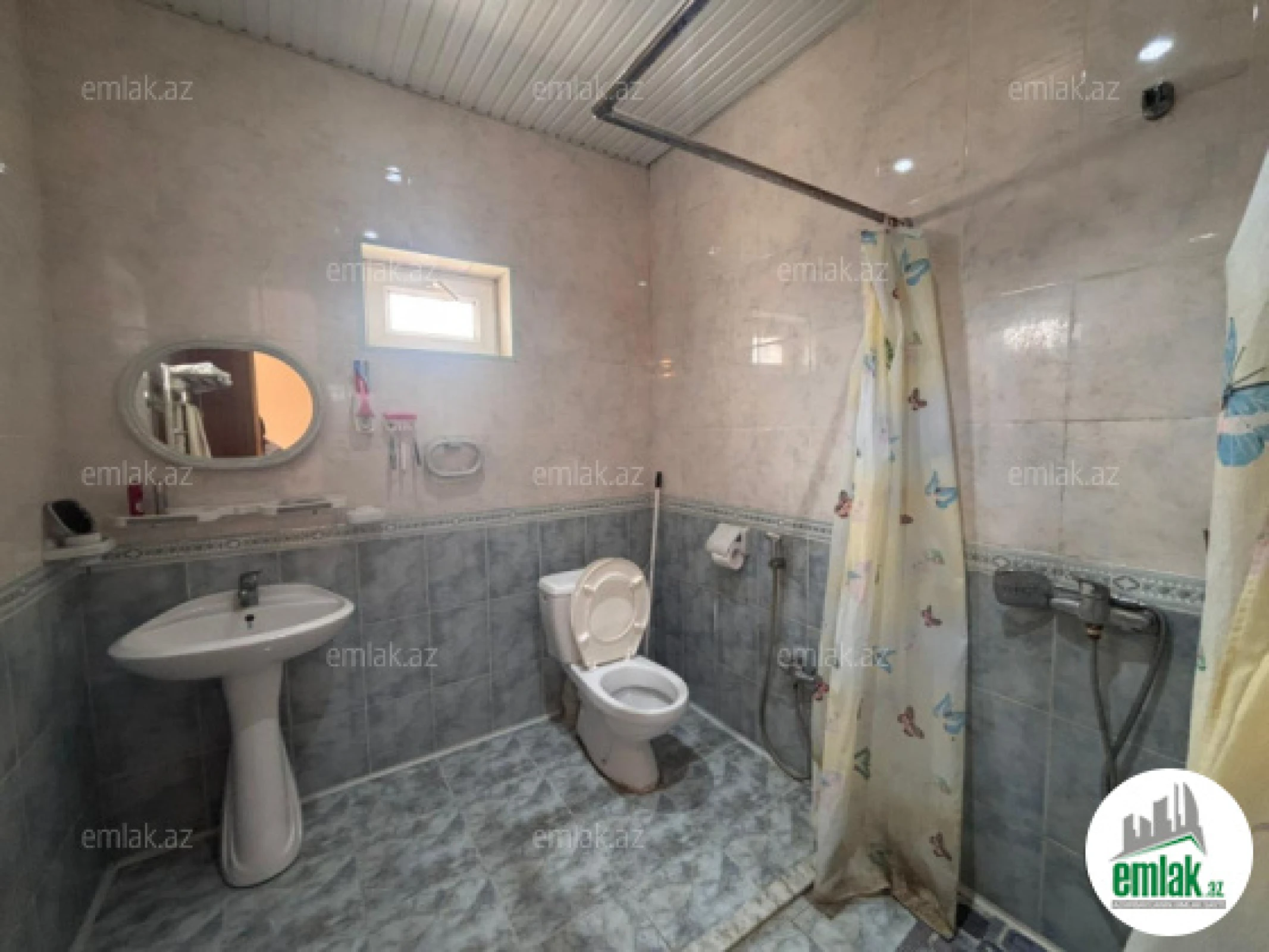 Satılır 5 otaqlı mənzil 250 m²