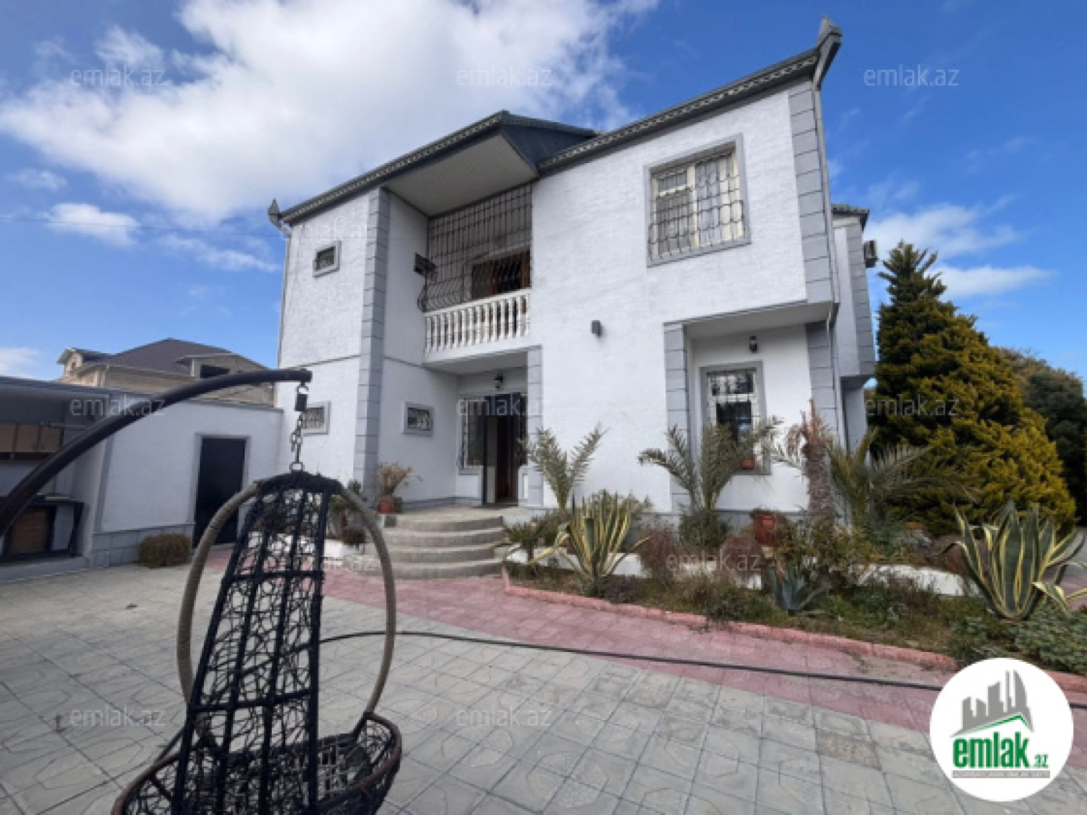 Satılır 5 otaqlı mənzil 250 m²