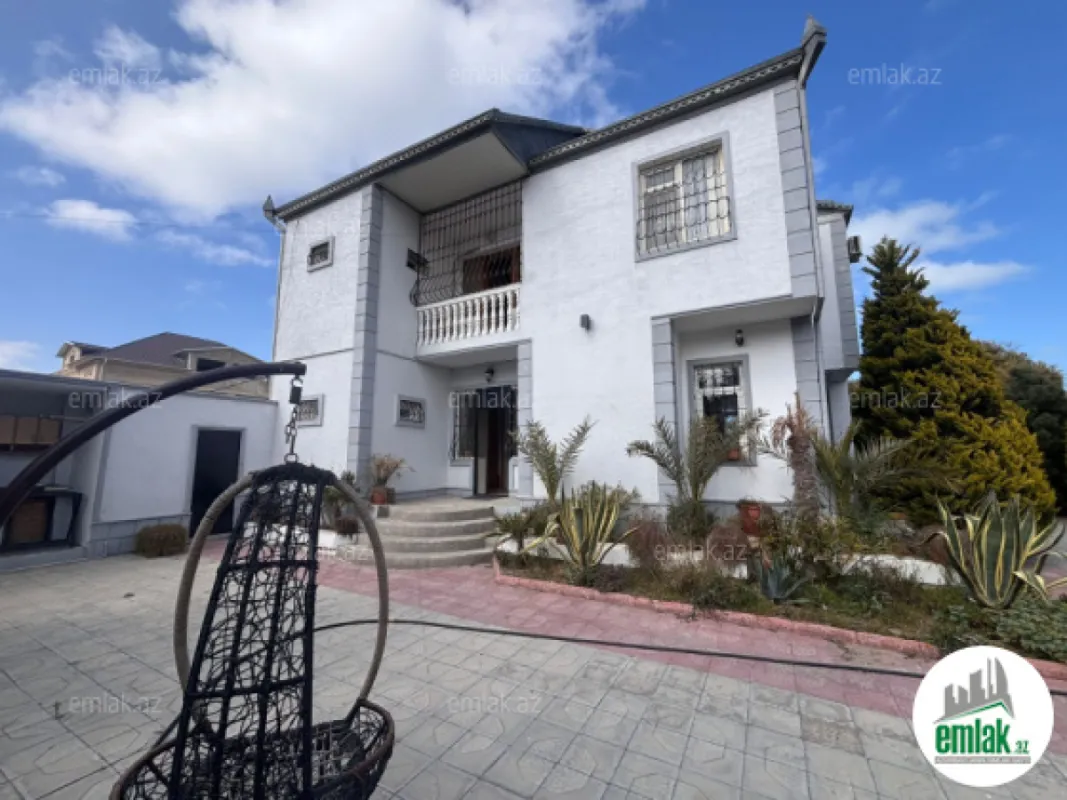 Satılır 5 otaqlı mənzil 250 m²