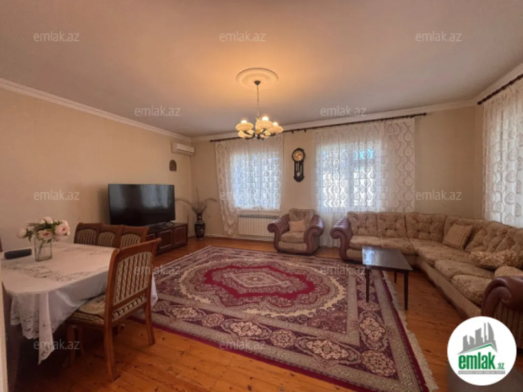Satılır 5 otaqlı mənzil 250 m²
