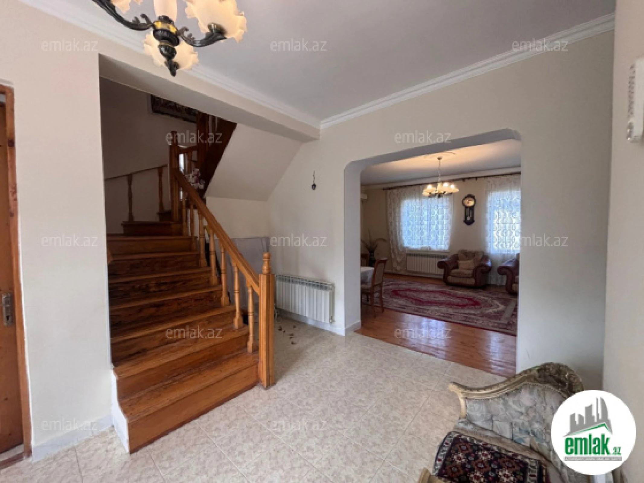 Satılır 5 otaqlı mənzil 250 m²