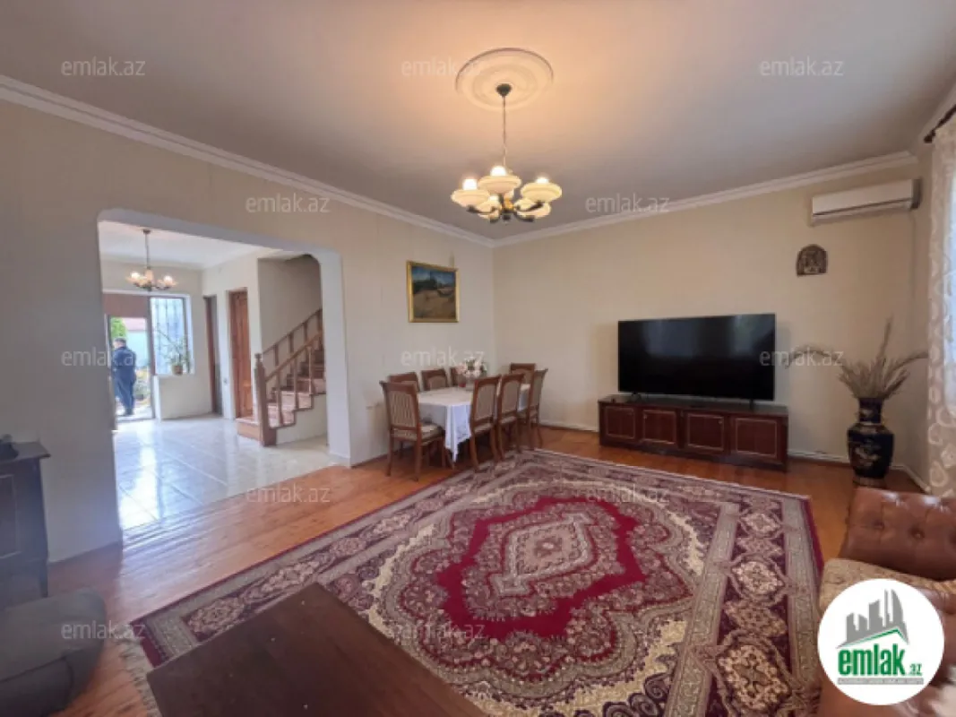 Satılır 5 otaqlı mənzil 250 m²