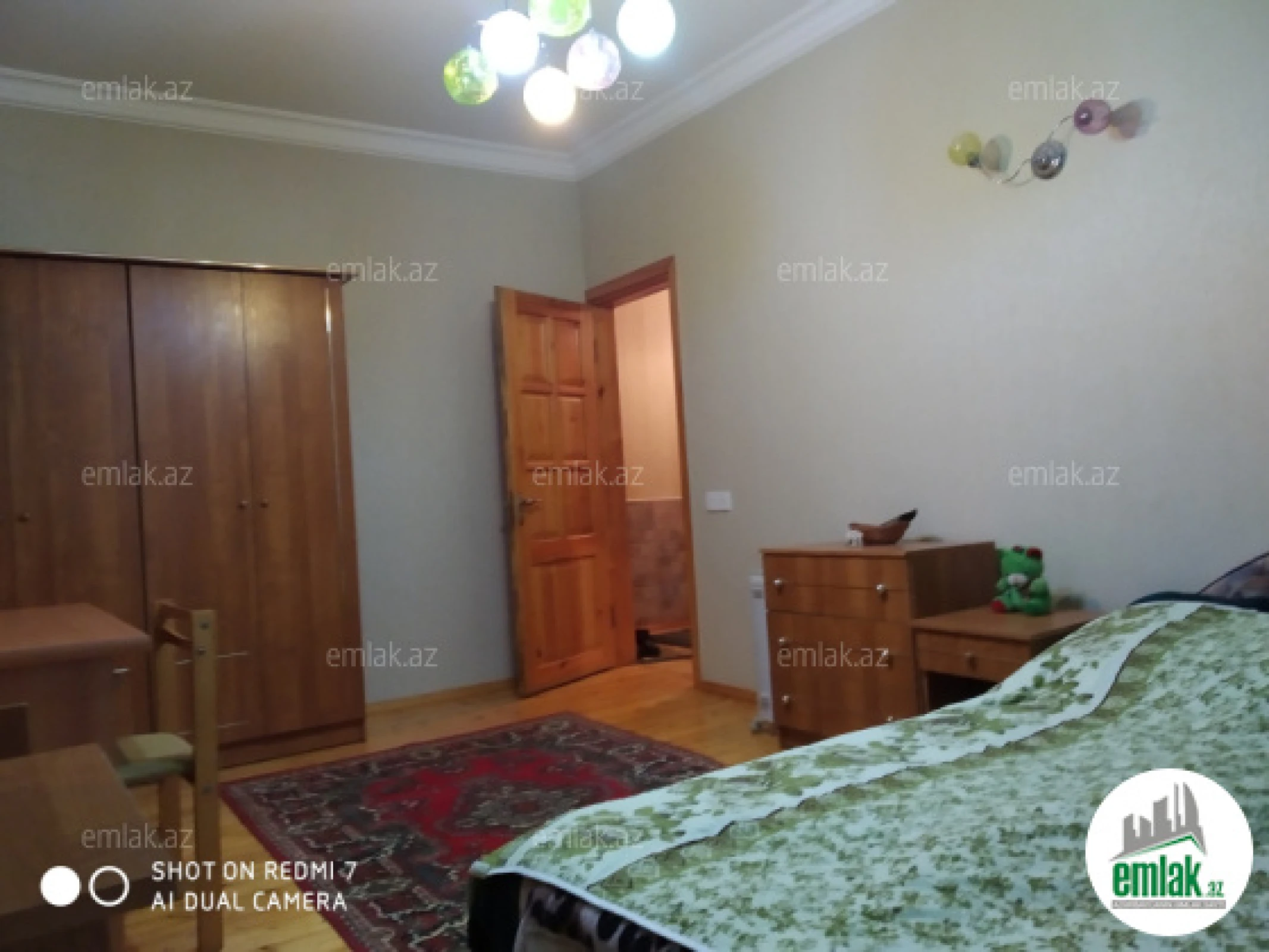 Satılır 4 otaqlı köhnə tikili 123 m²