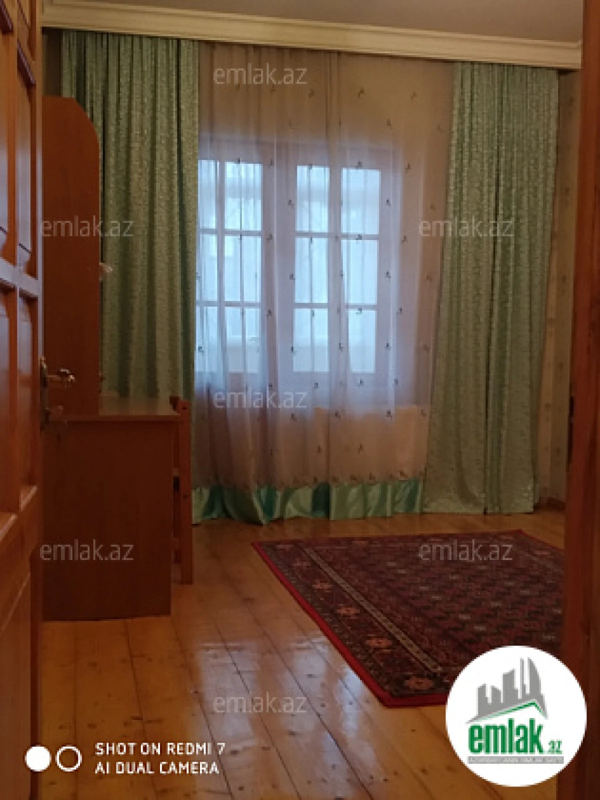 Satılır 4 otaqlı köhnə tikili 123 m²