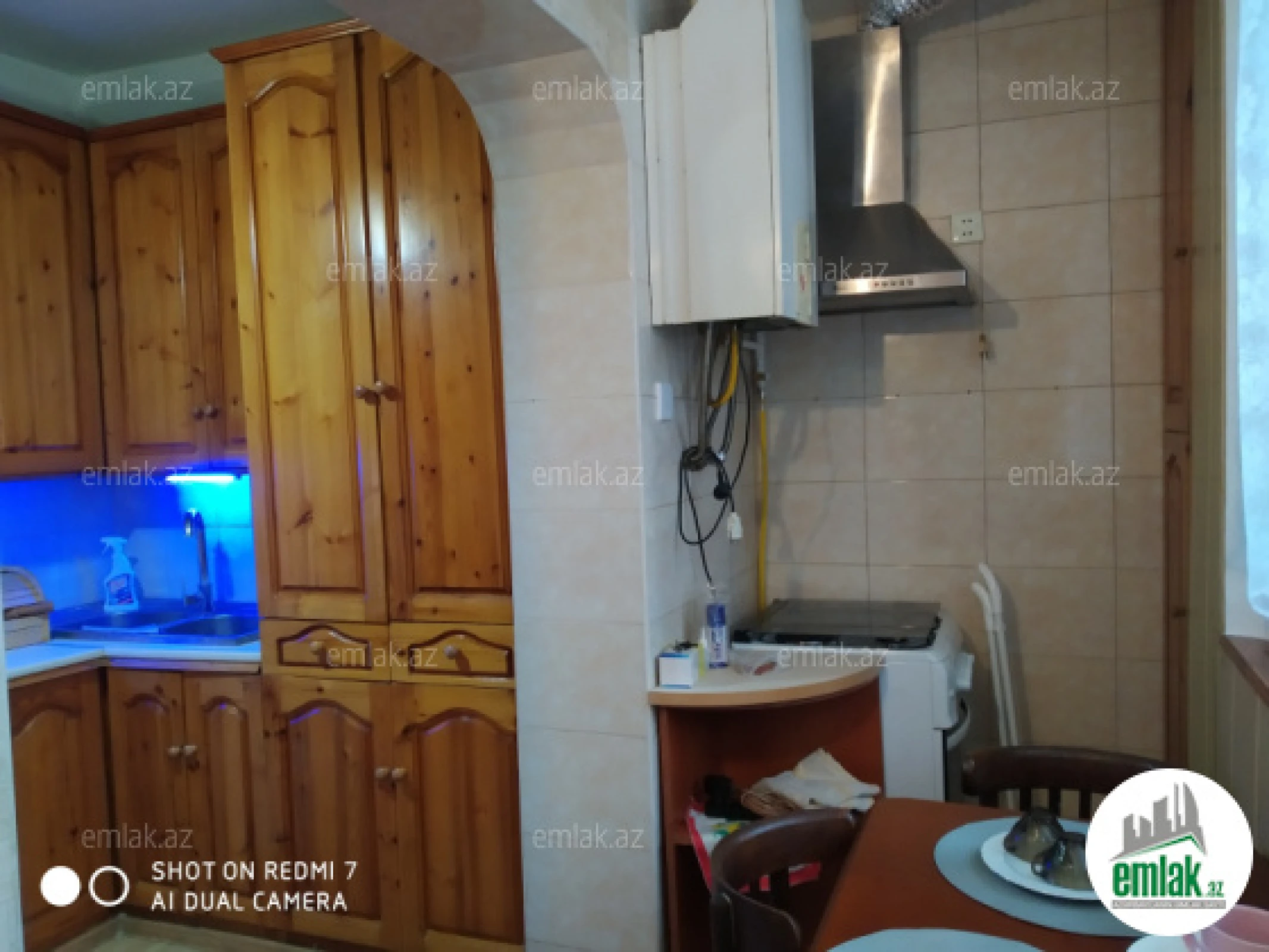 Satılır 4 otaqlı köhnə tikili 123 m²