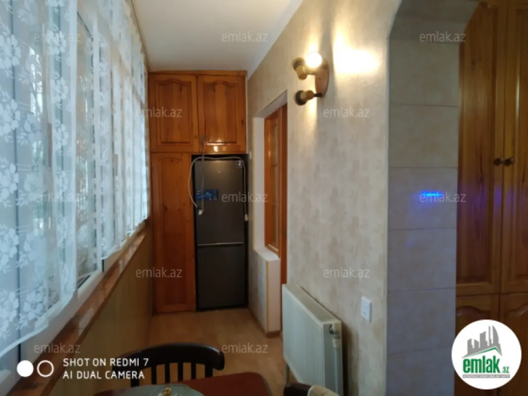 Satılır 4 otaqlı köhnə tikili 123 m²