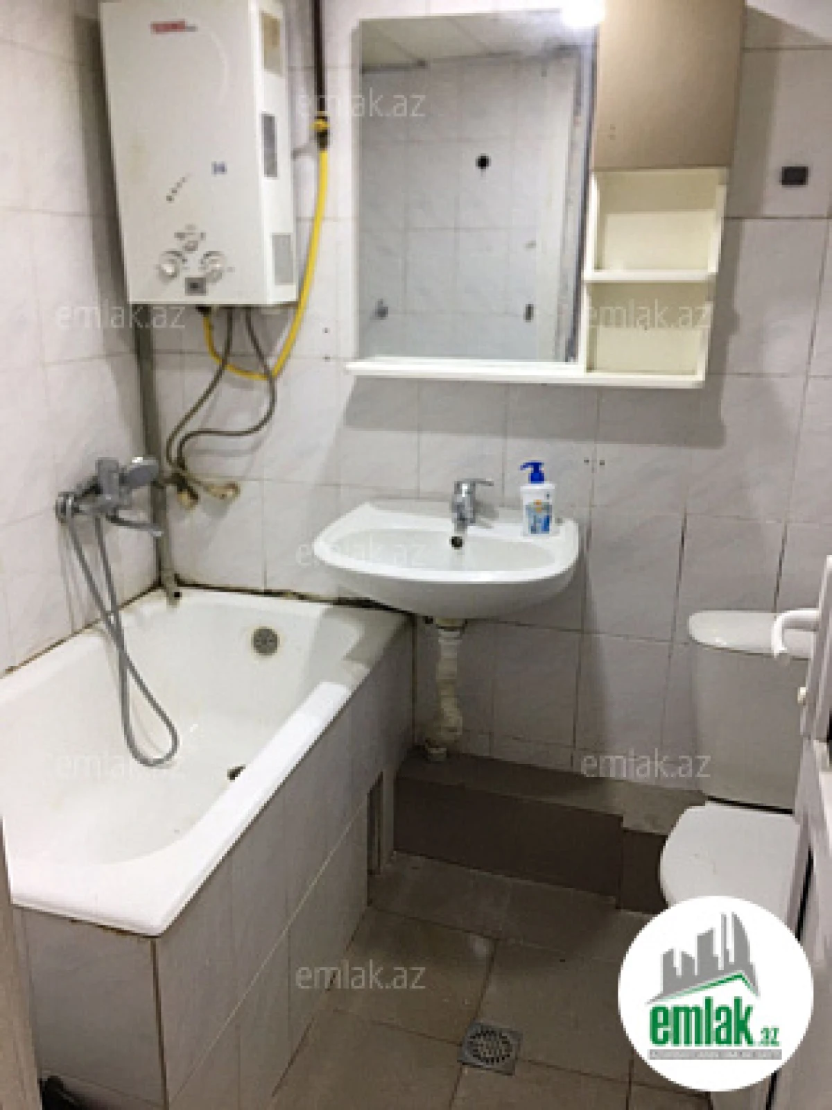 Satılır 1 otaqlı köhnə tikili 35 m²