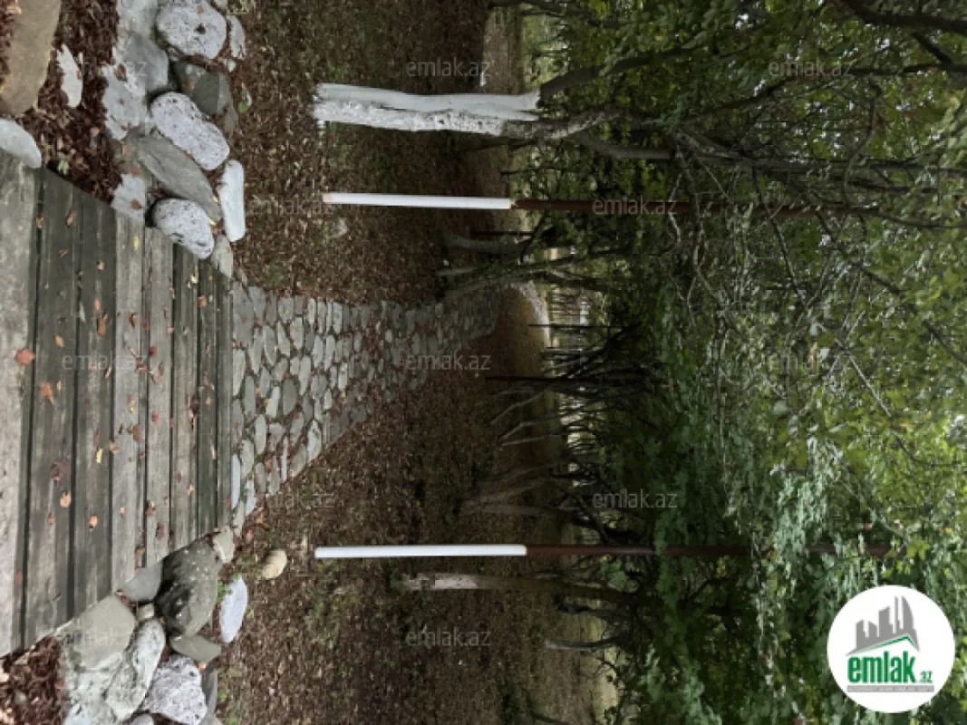 Satılır 12 otaqlı obyekt 1500 m²