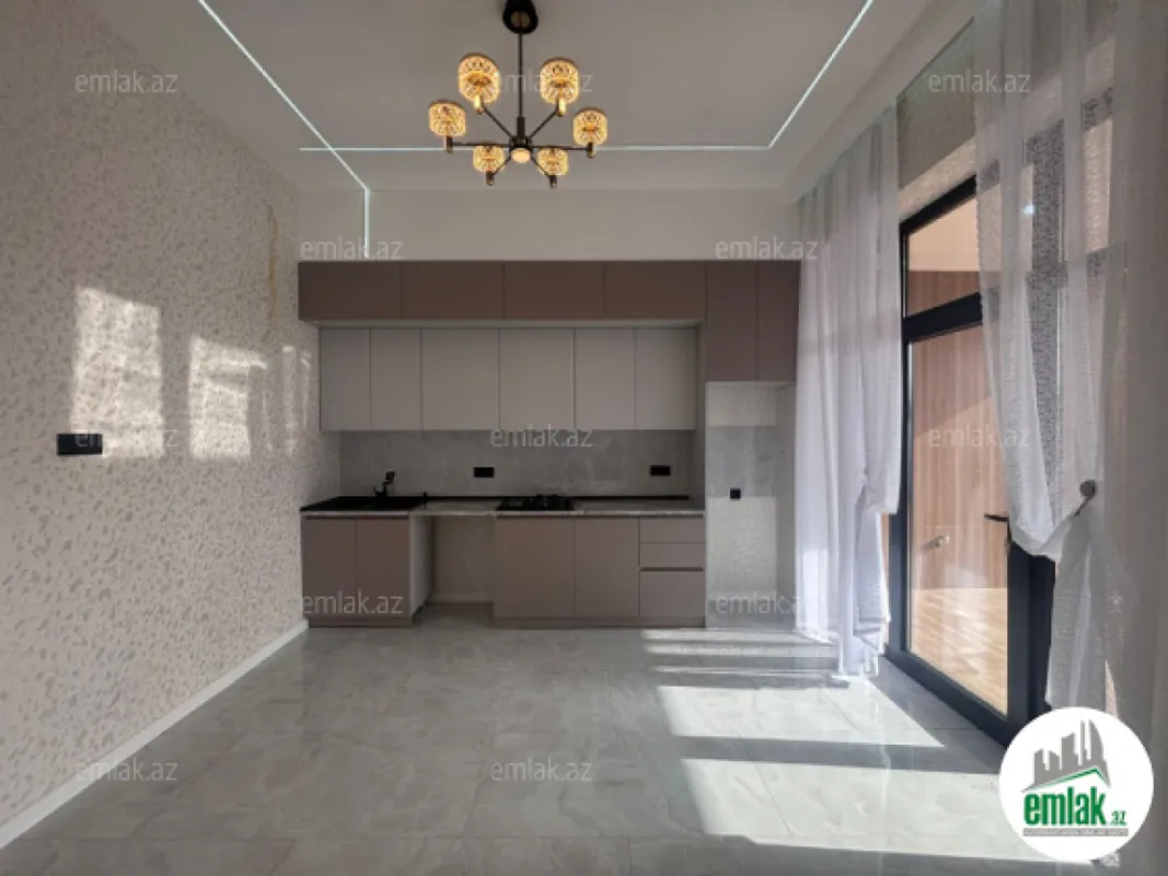 Satılır 4 otaqlı mənzil 145 m²