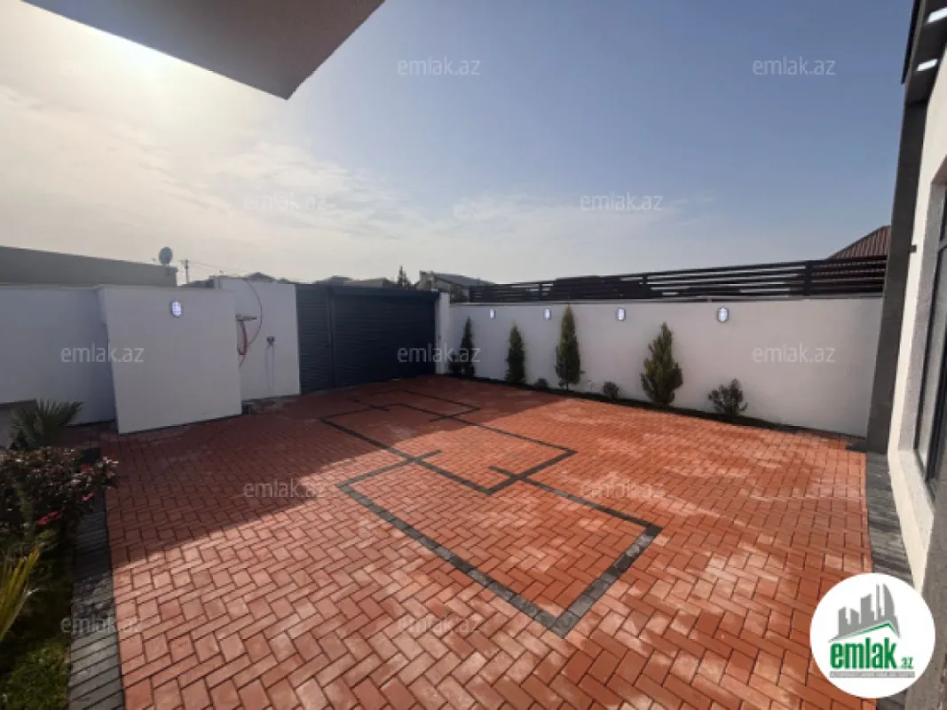 Satılır 4 otaqlı mənzil 145 m²