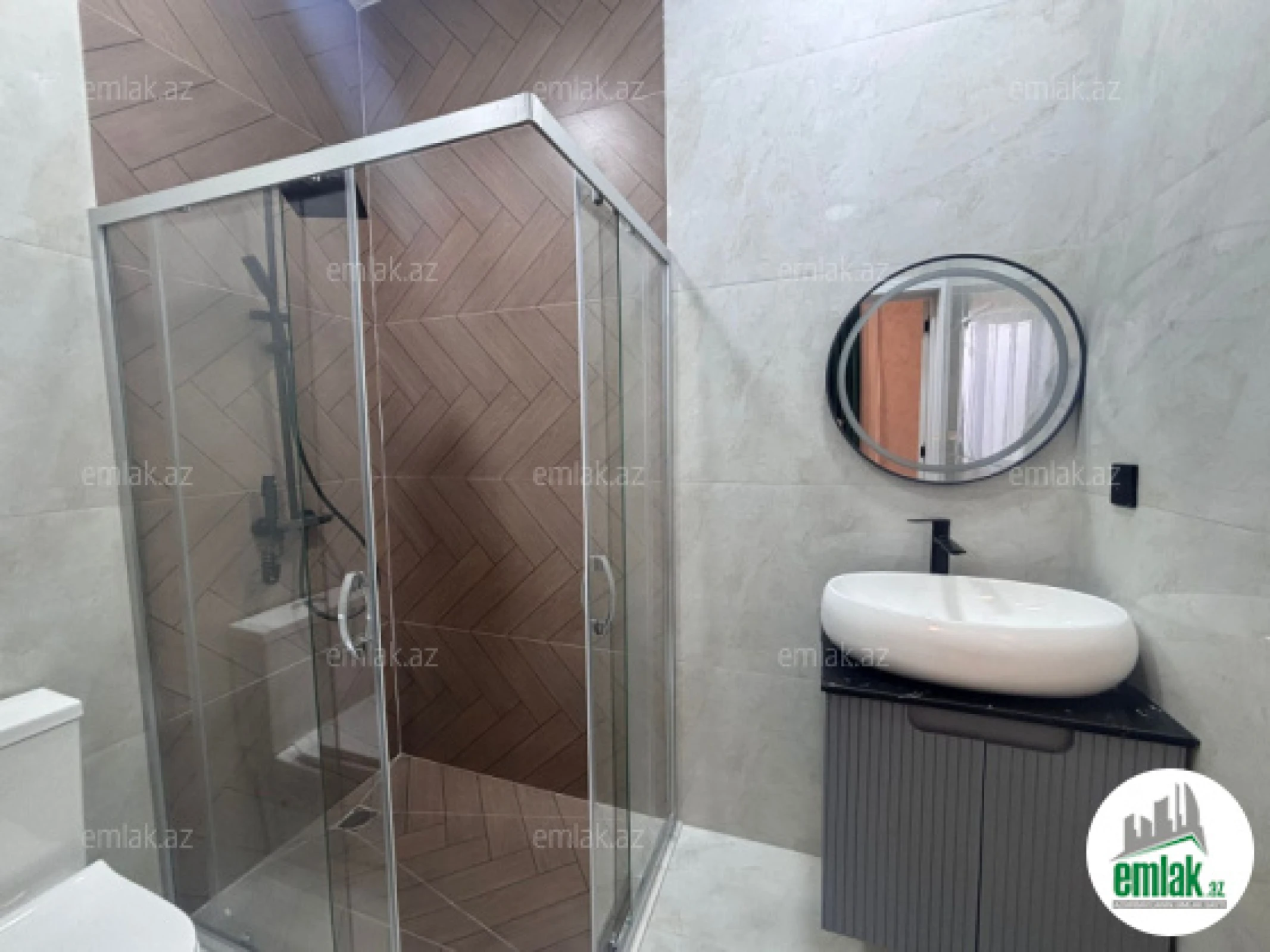 Satılır 4 otaqlı mənzil 145 m²