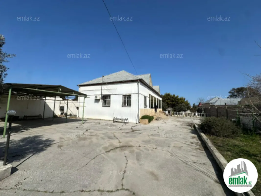 Satılır 4 otaqlı mənzil 180 m²