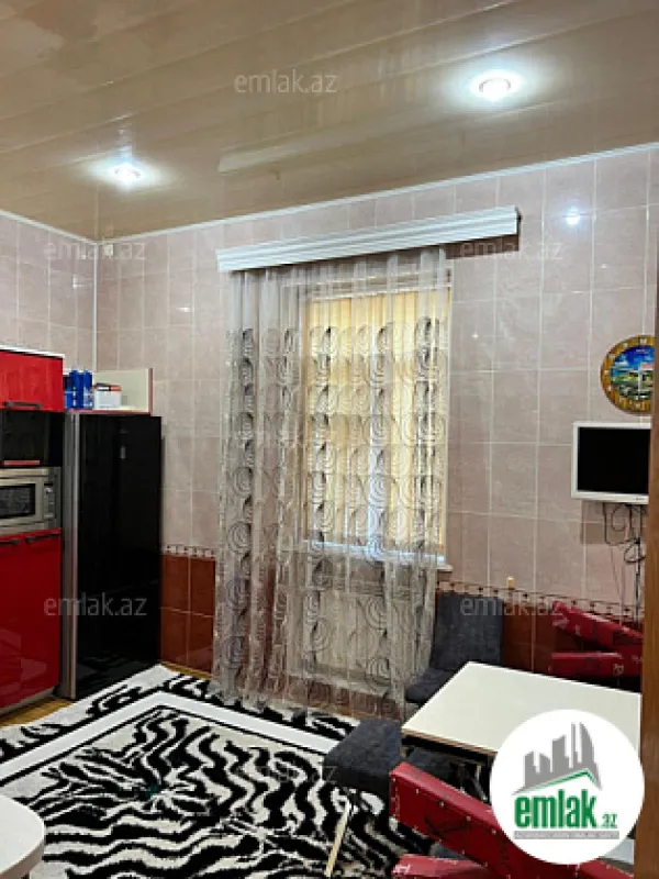 Satılır 9 otaqlı həyət evi 320 m²