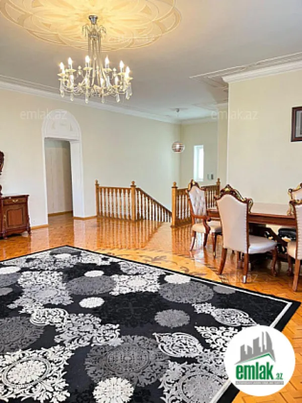 Satılır 9 otaqlı həyət evi 320 m²
