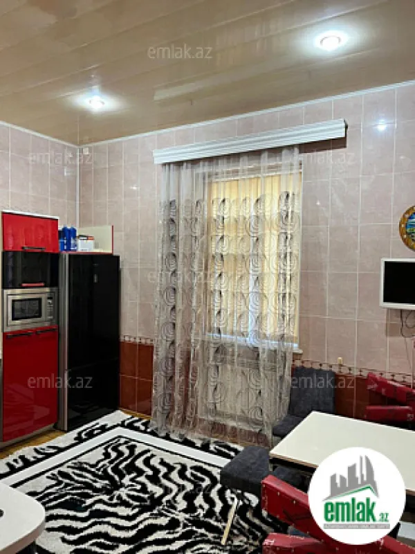 Satılır 9 otaqlı həyət evi 320 m²
