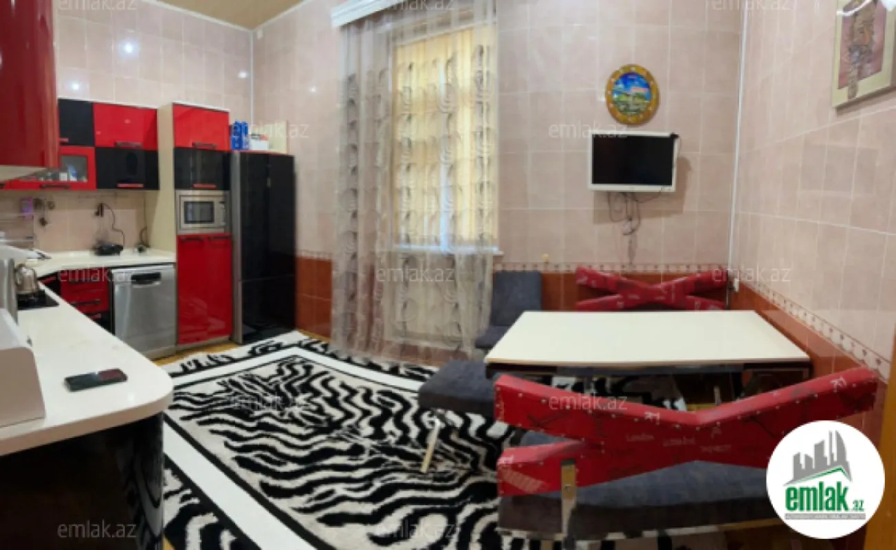 Satılır 9 otaqlı həyət evi 320 m²