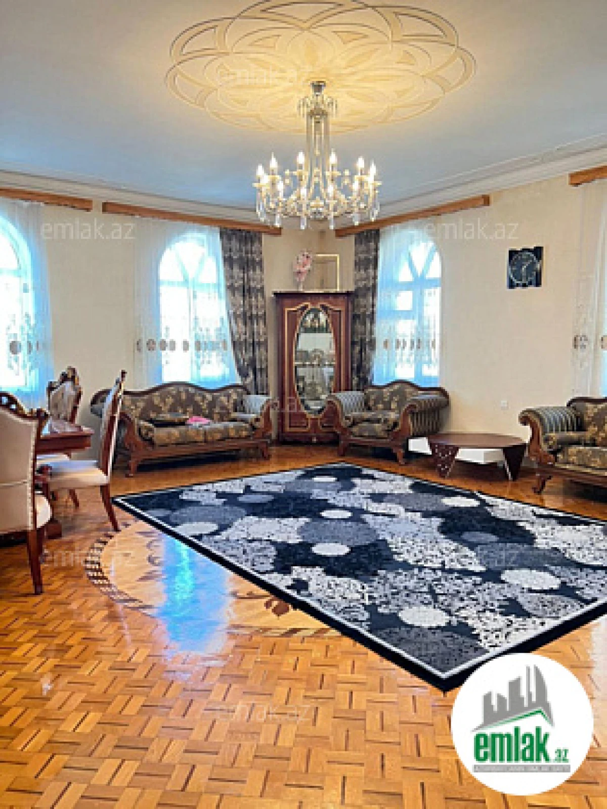 Satılır 9 otaqlı həyət evi 320 m²