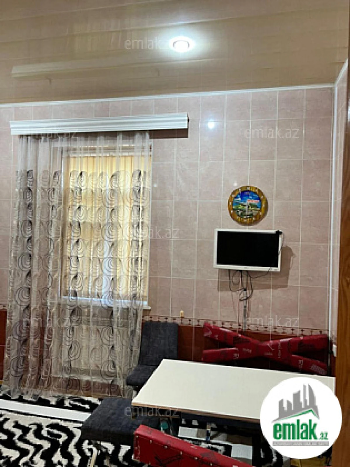 Satılır 9 otaqlı həyət evi 320 m²