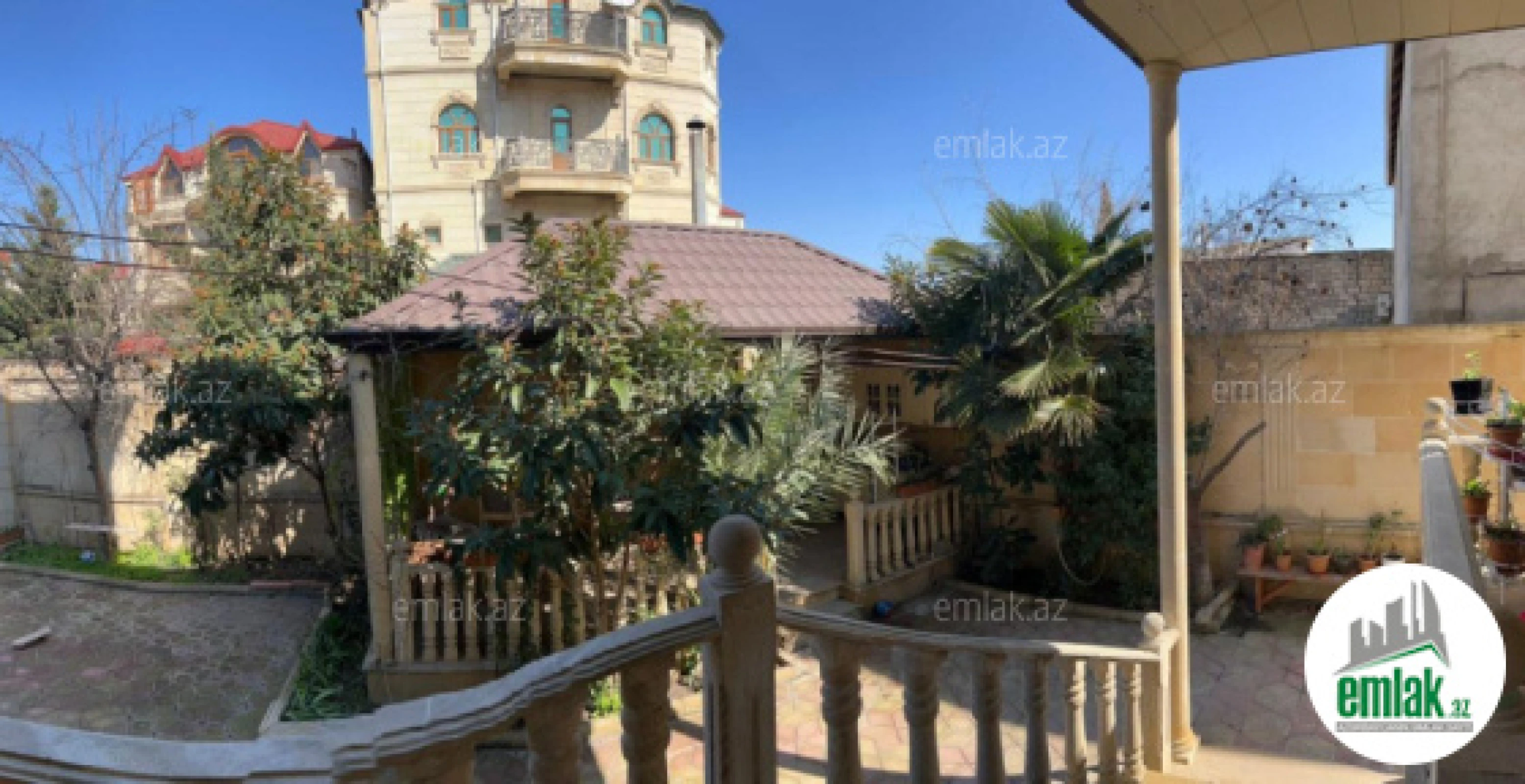 Satılır 9 otaqlı həyət evi 320 m²