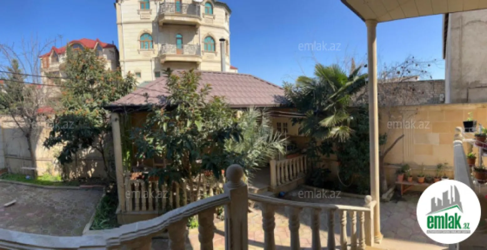 Satılır 9 otaqlı həyət evi 320 m²