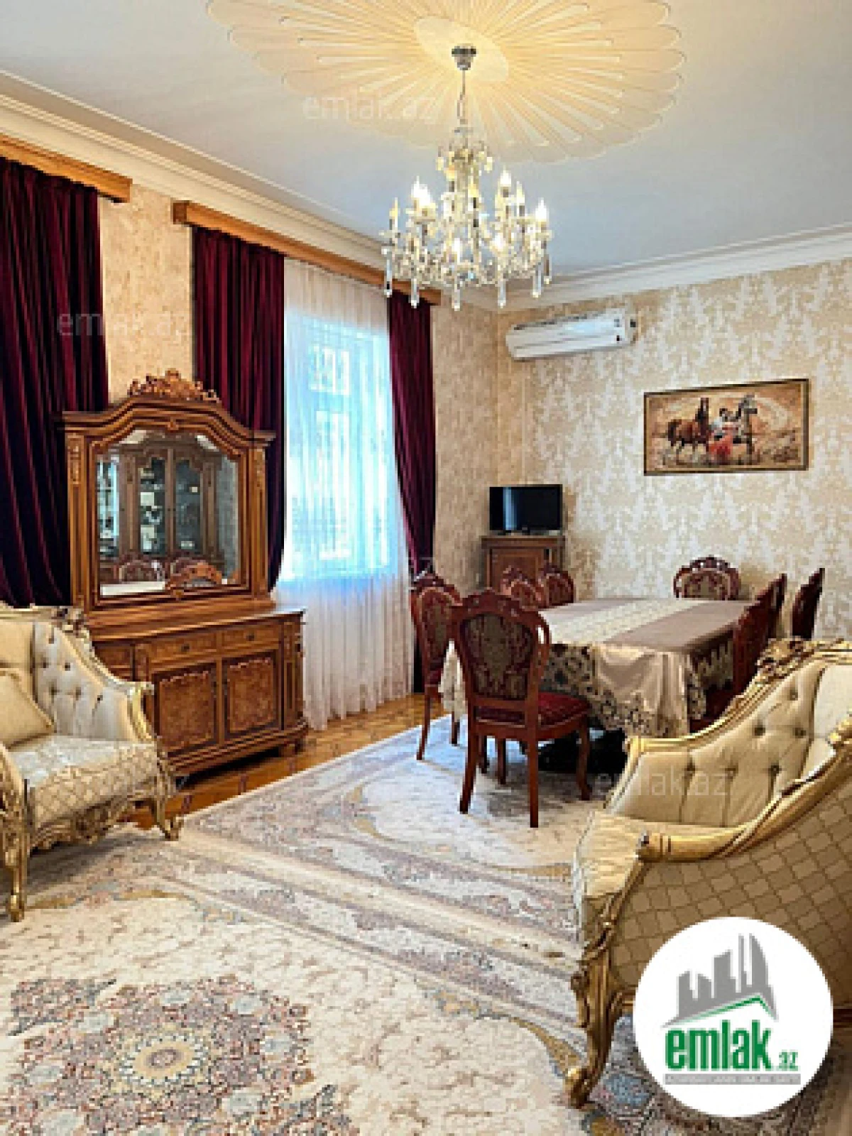 Satılır 9 otaqlı həyət evi 320 m²