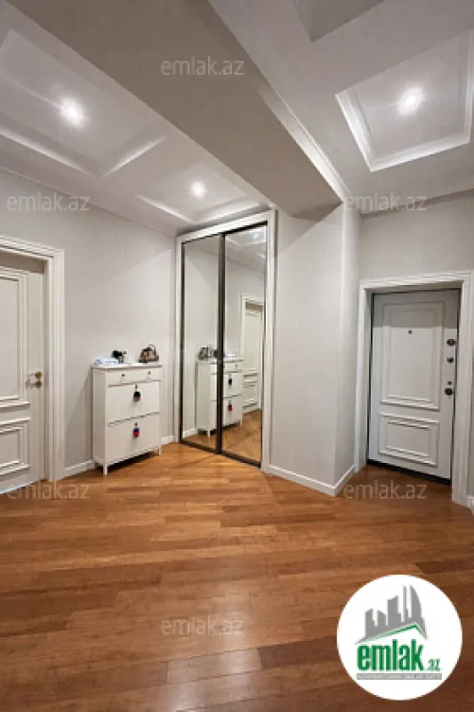 Satılır 3 otaqlı yeni tikili 108 m²