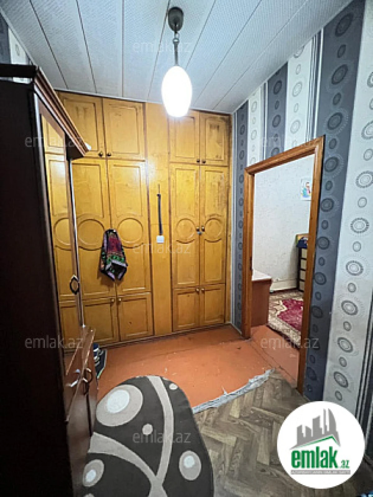 Satılır 2 otaqlı köhnə tikili 60 m²