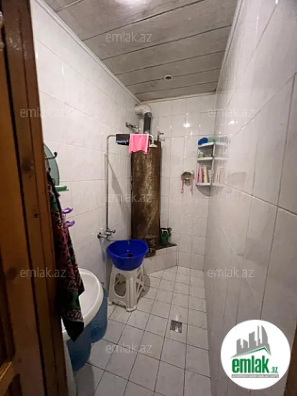 Satılır 2 otaqlı köhnə tikili 60 m²